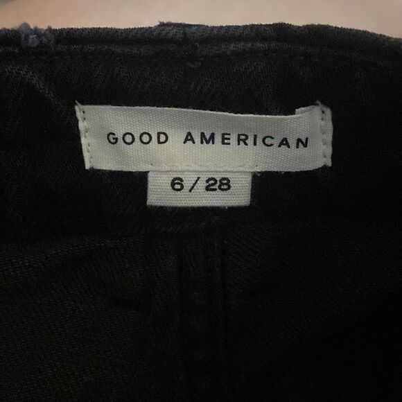 Good American NWT Good 90s Icon Distressed Shorts Black 6/28 - Picture 6 of 7